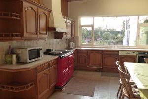 Kitchen- click for photo gallery